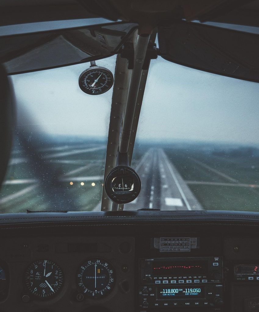 cockpit-4598188_1280 cockpit-4598188_1280